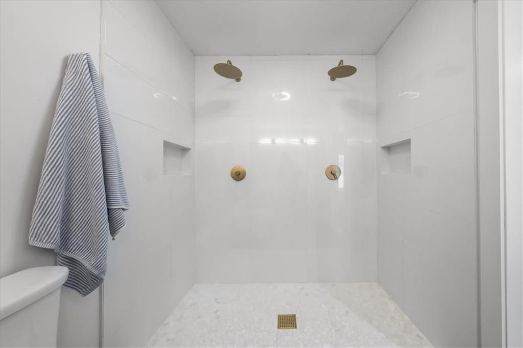 22500 Lakeview Point — photo 32