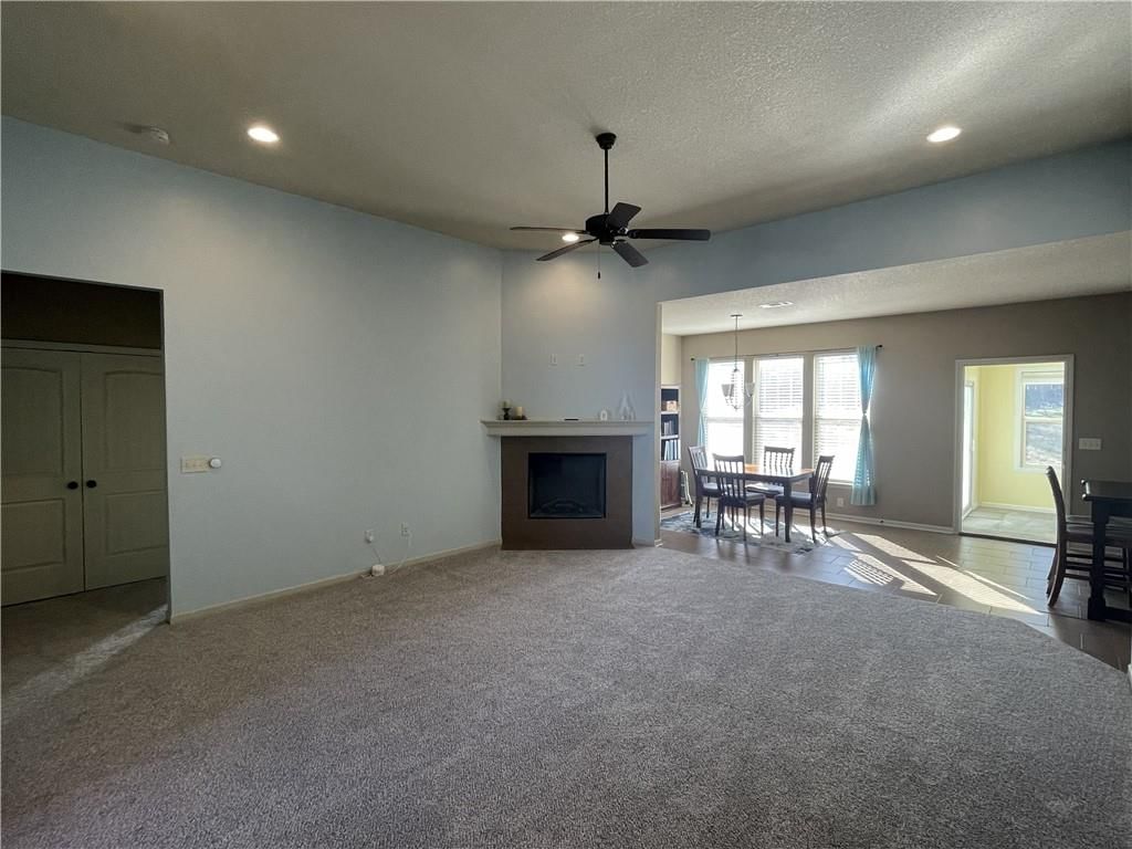 305 E Olive Street — photo 2