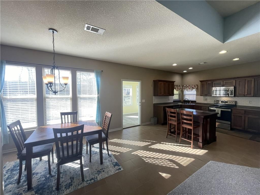 305 E Olive Street — photo 4