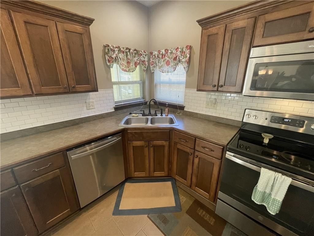 305 E Olive Street — photo 6