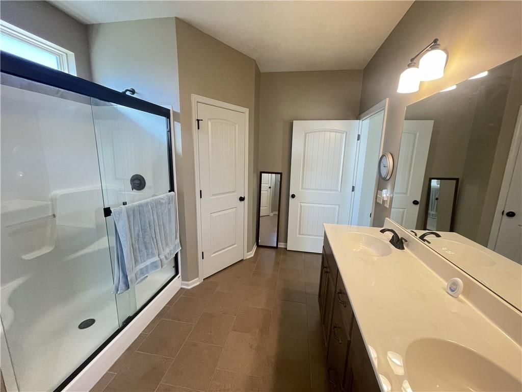 305 E Olive Street — photo 14