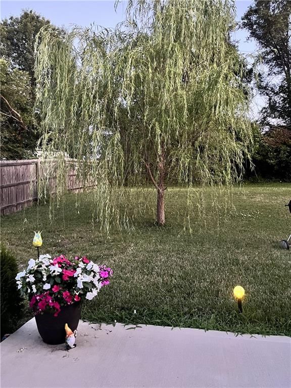 305 E Olive Street — photo 23
