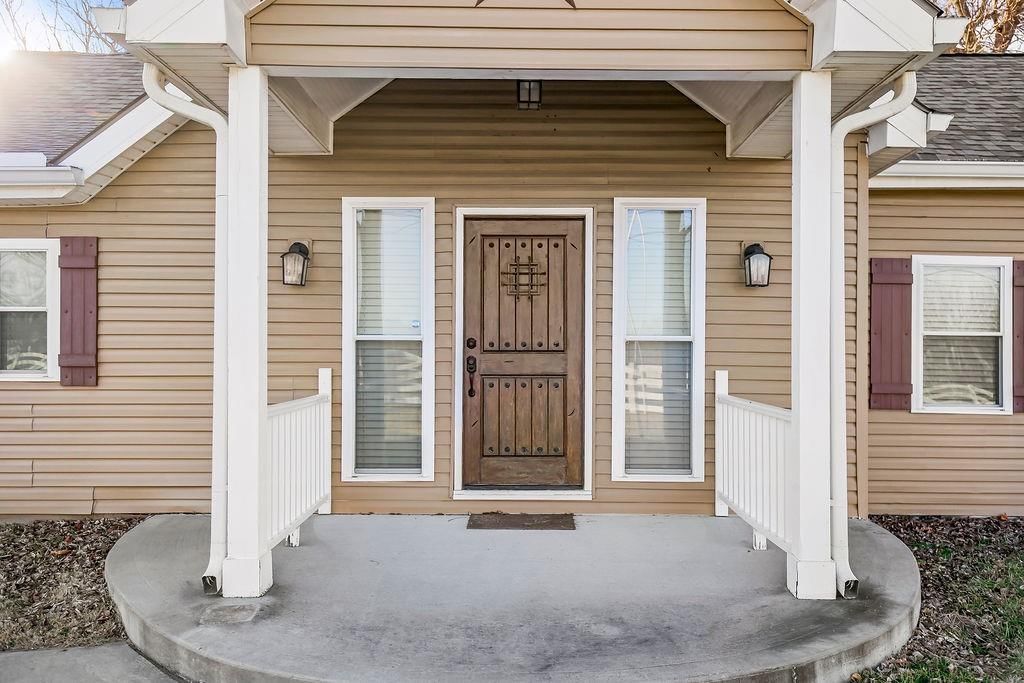 1024 S MADISON Street — photo 2