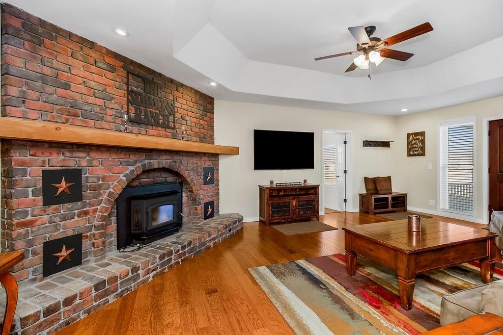 1024 S MADISON Street — photo 3