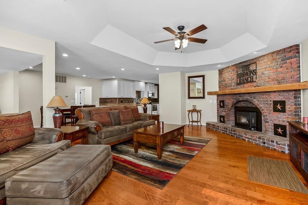 1024 S MADISON Street — photo 4