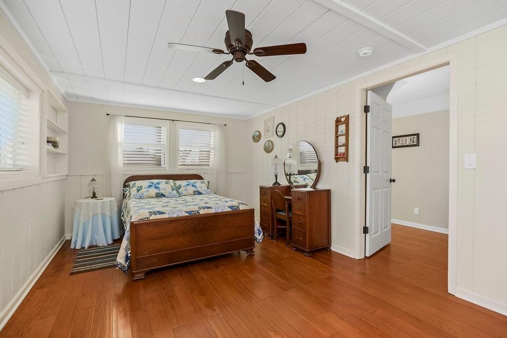 1024 S MADISON Street — photo 9