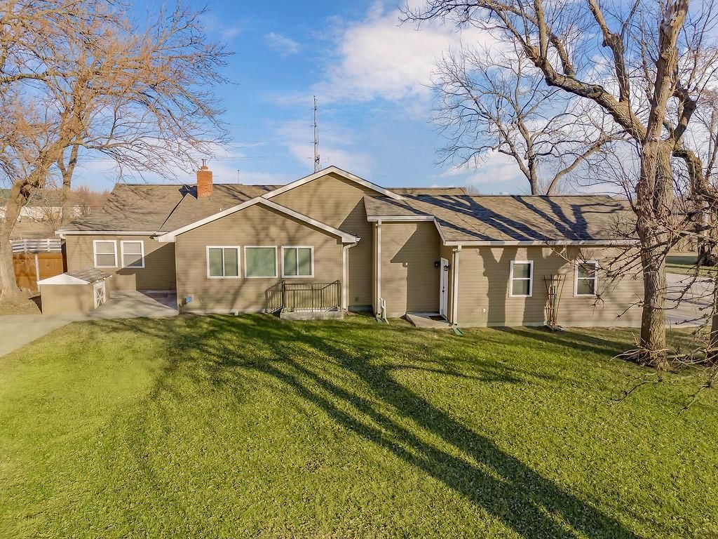 1024 S MADISON Street — photo 40