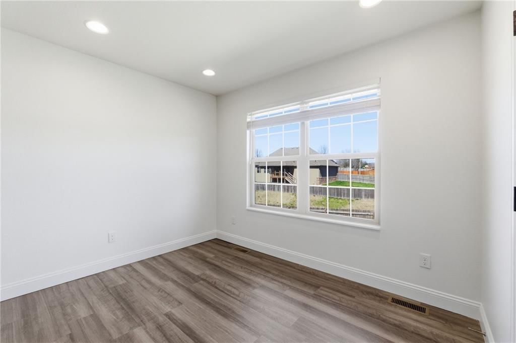 4583 W Minota Street — photo 7
