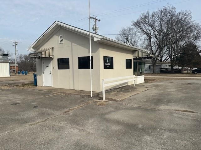 106 E Hickory Street — photo 3