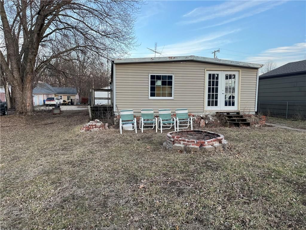 723 Yoeke Street, Tonganoxie, KS
