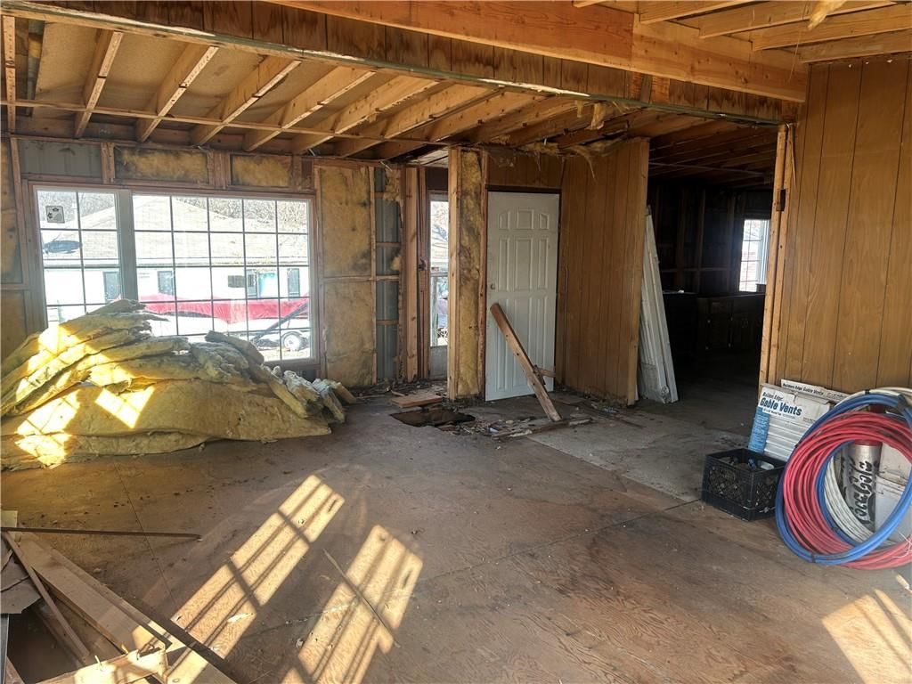 723 Yoeke Street — photo 2