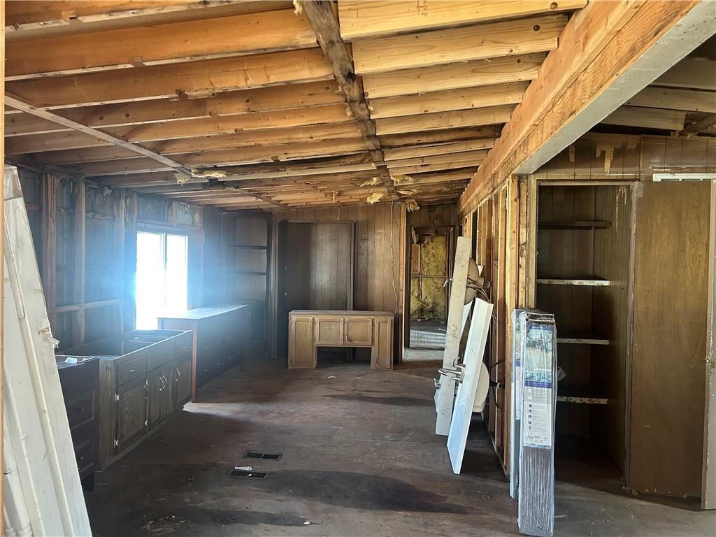 723 Yoeke Street — photo 3