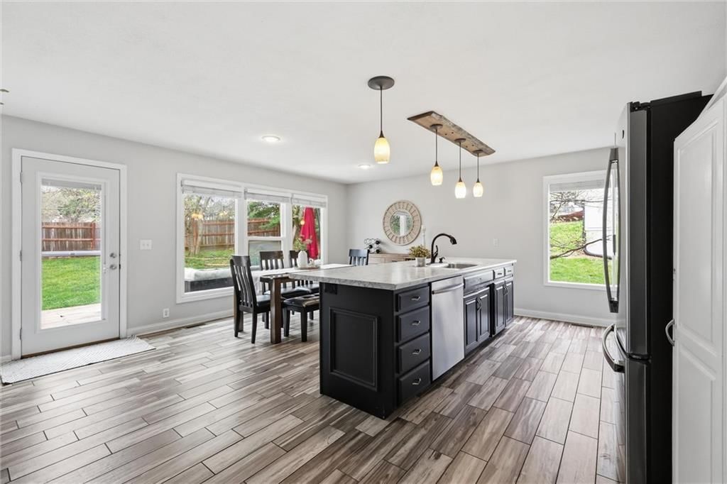 4702 Roundtree Court — photo 9