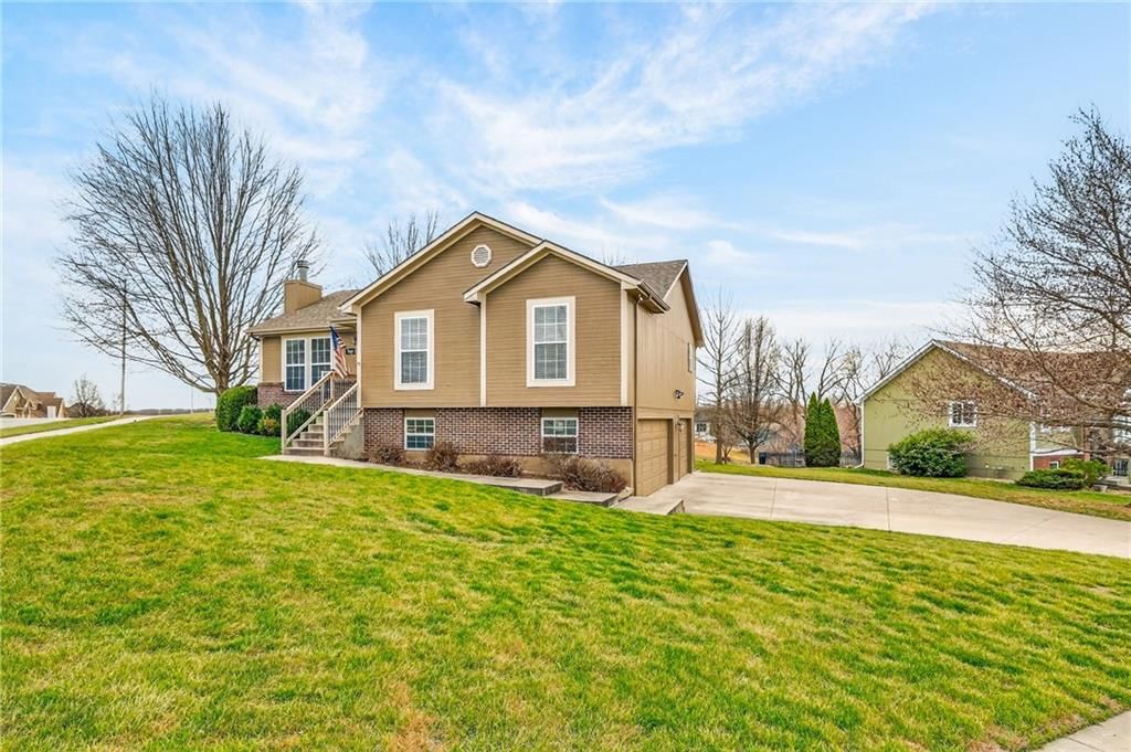 4611 NE 102nd Court, Kansas City, MO