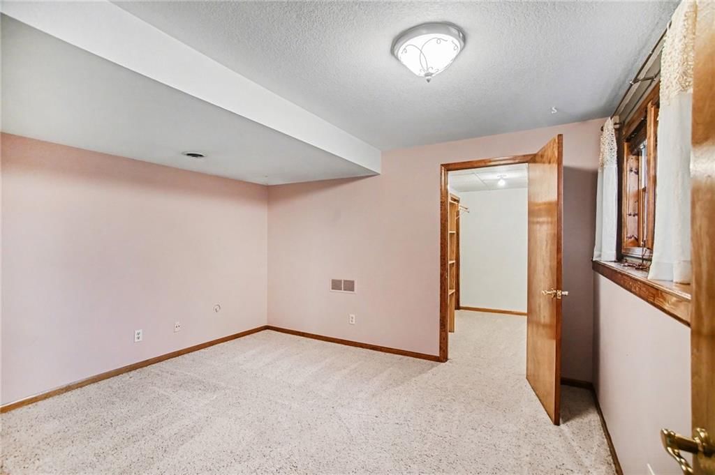 5700 NW Flintridge Court — photo 34