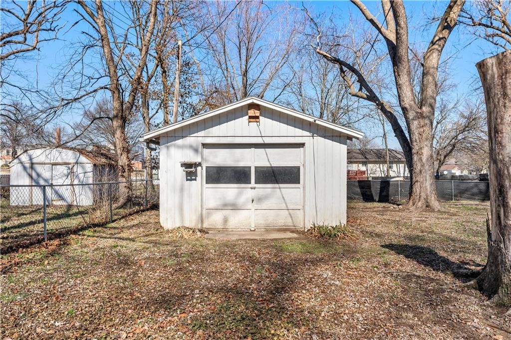 724 W Allison Street — photo 3