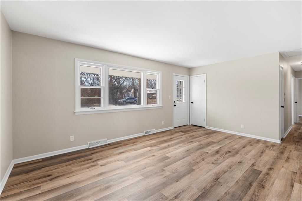 724 W Allison Street — photo 9