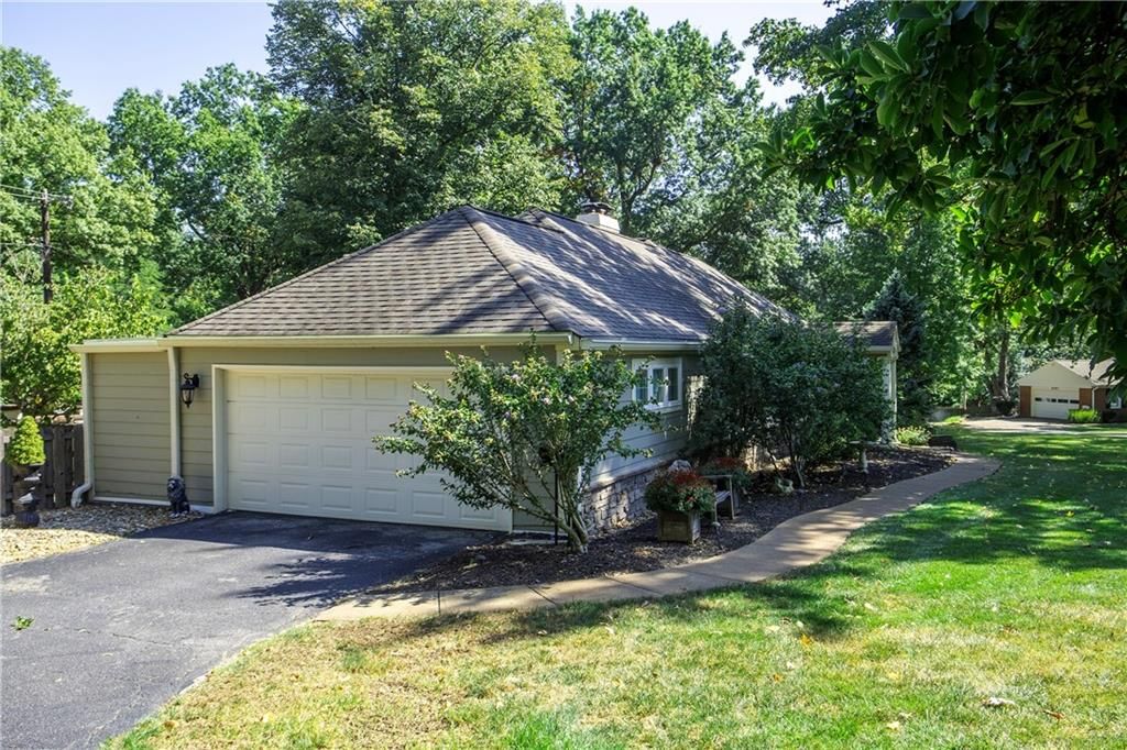 9643 High Drive — photo 4