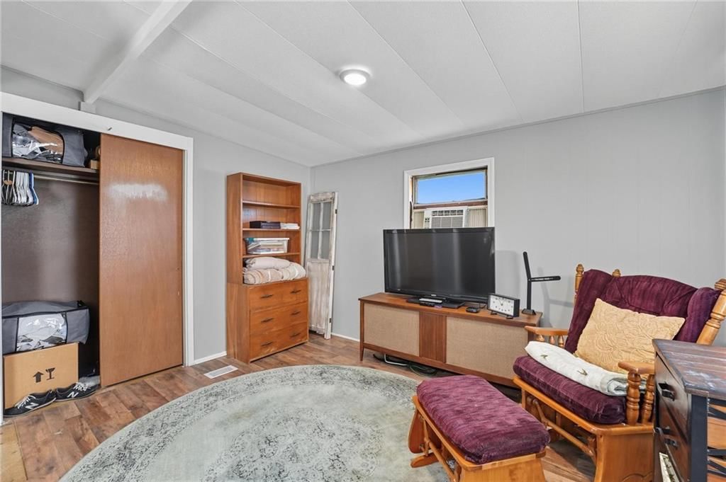 610 Water Street — photo 15