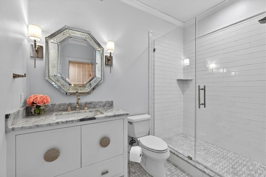 4959 Wyandotte Street — photo 24