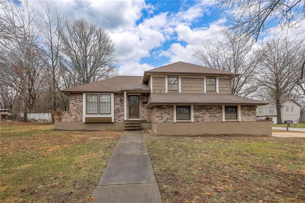 1202 W Elm Street, Greenwood, MO