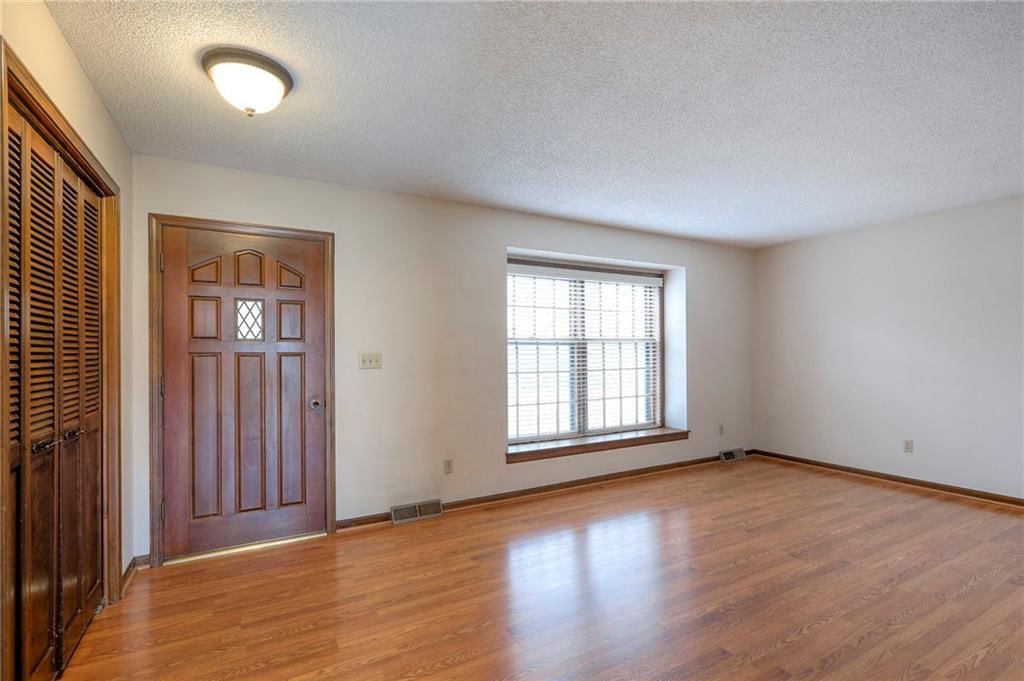 1202 W Elm Street — photo 4