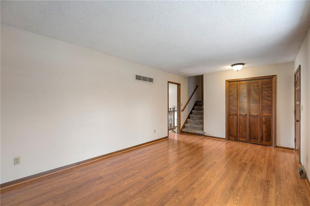 1202 W Elm Street — photo 6