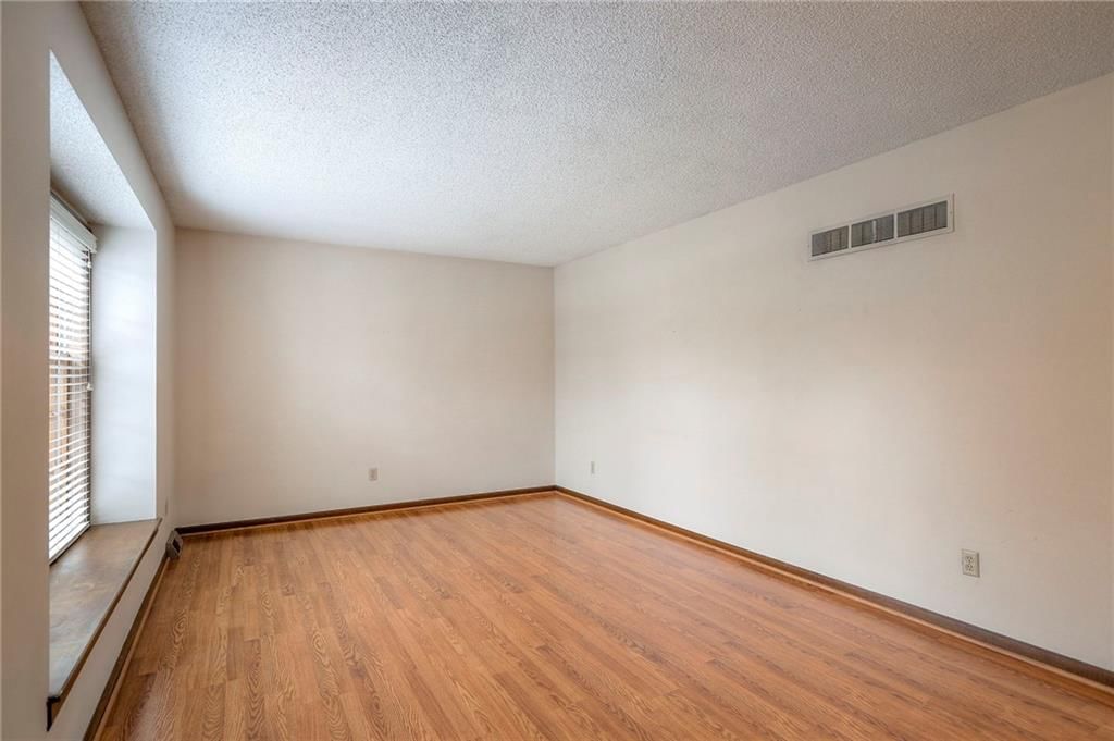 1202 W Elm Street — photo 7