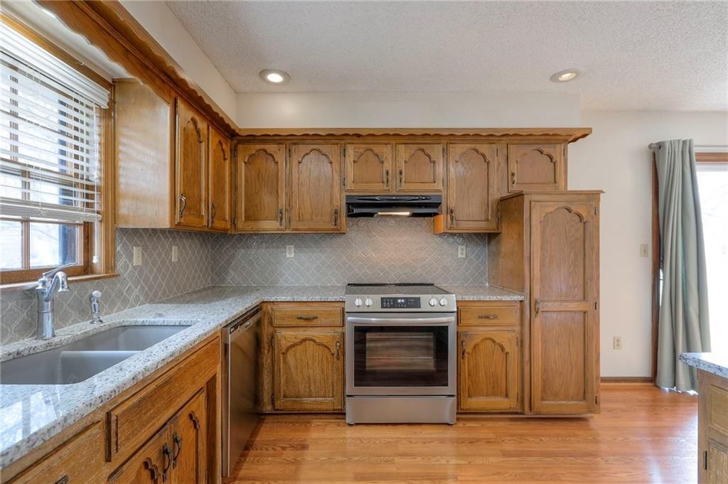 1202 W Elm Street — photo 9