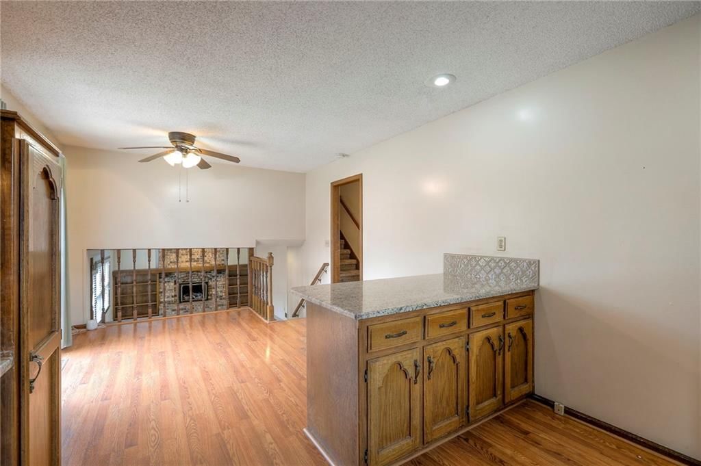 1202 W Elm Street — photo 11