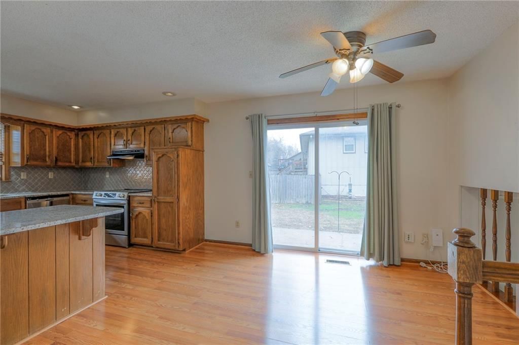 1202 W Elm Street — photo 12