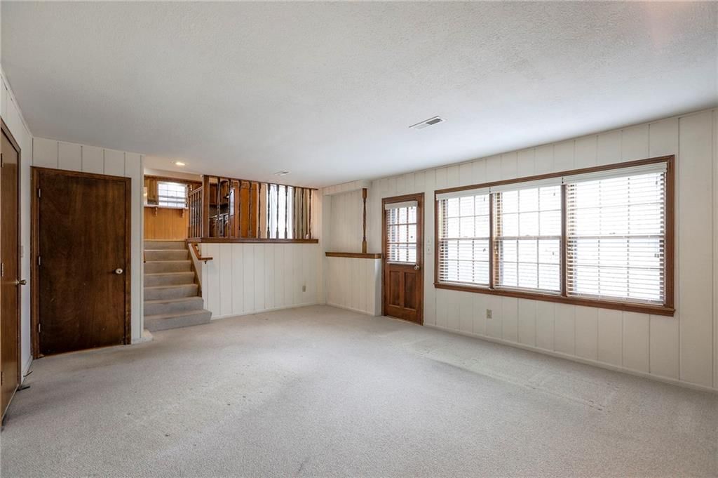 1202 W Elm Street — photo 16