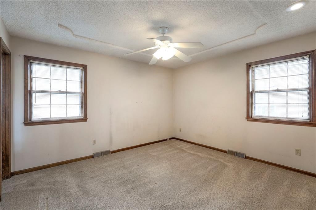 1202 W Elm Street — photo 17