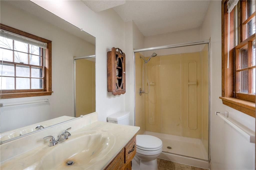 1202 W Elm Street — photo 20