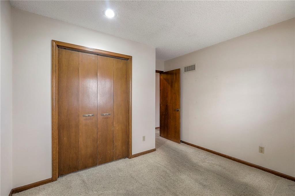 1202 W Elm Street — photo 22