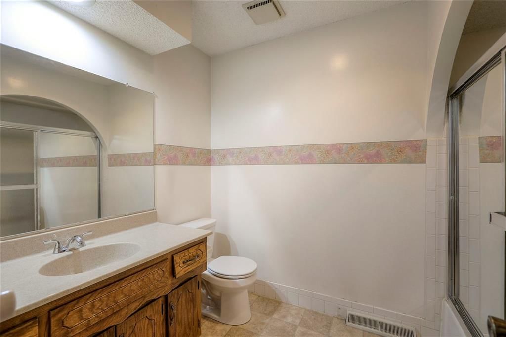 1202 W Elm Street — photo 26