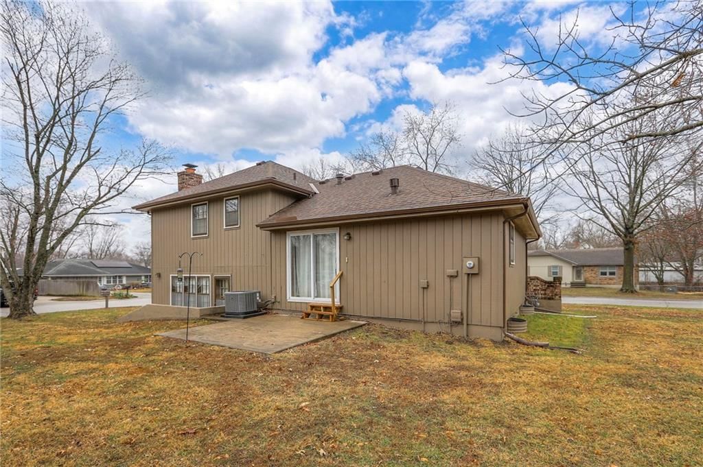 1202 W Elm Street — photo 34