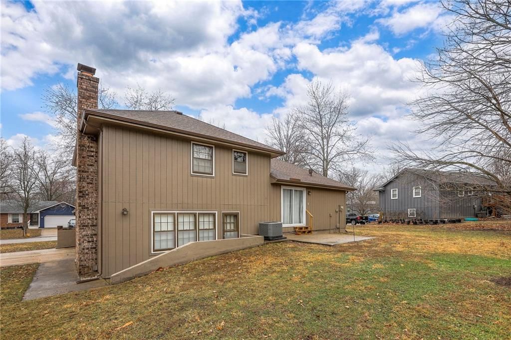 1202 W Elm Street — photo 36