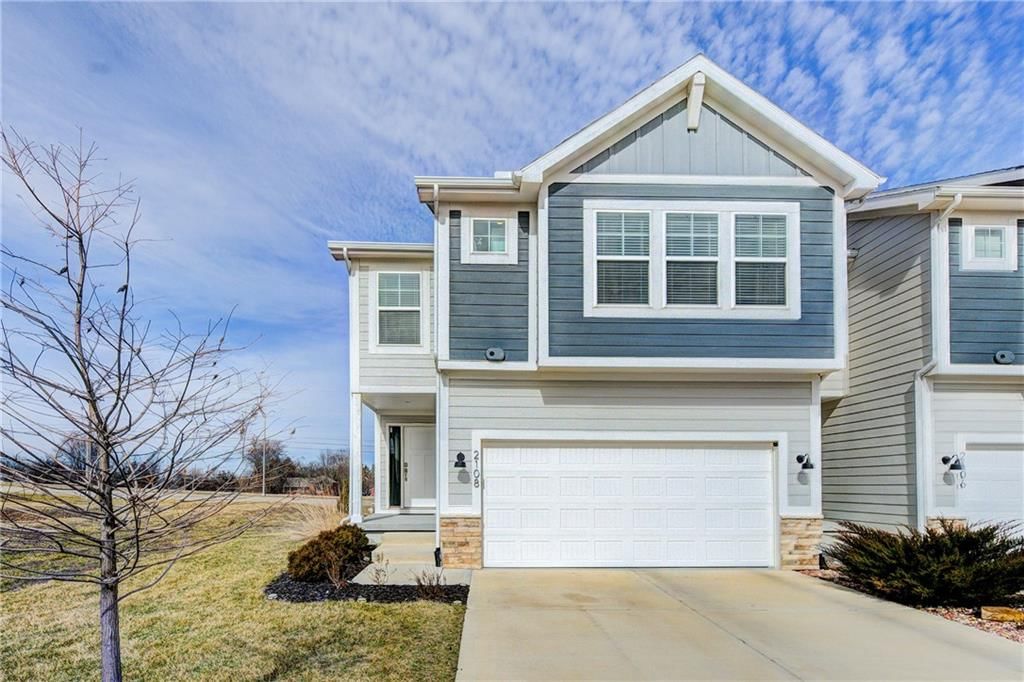 2108 SW Holdbrooks Drive — photo 2