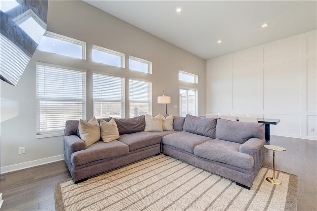 2108 SW Holdbrooks Drive — photo 3