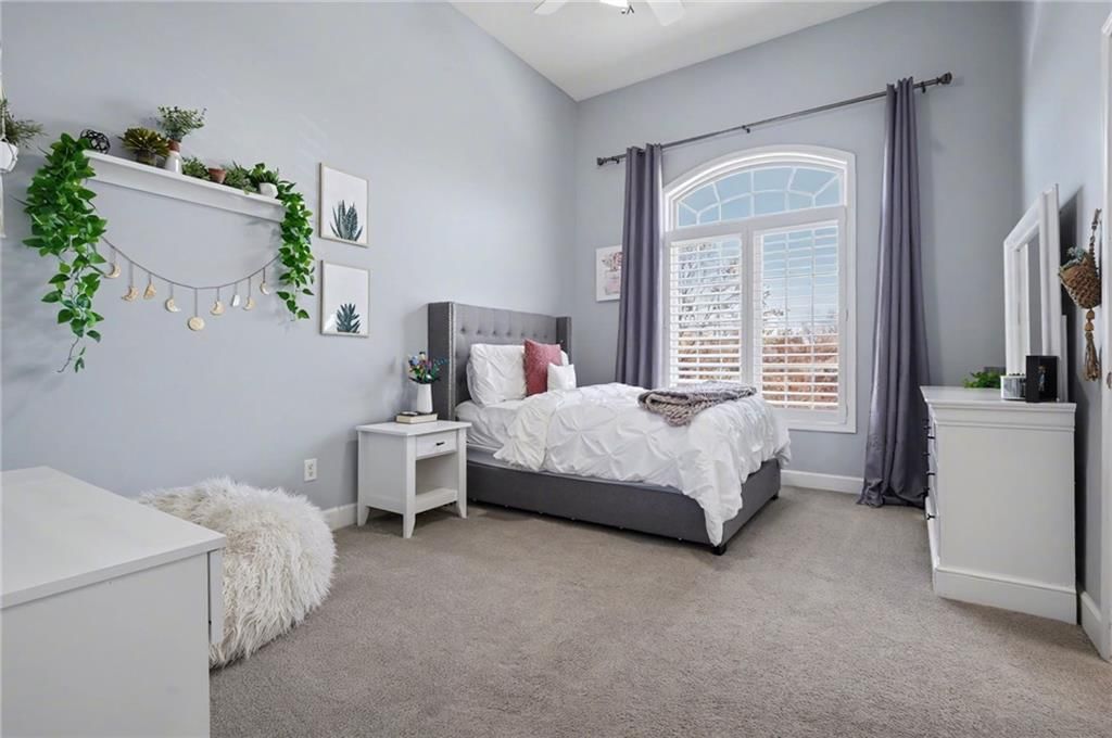 5511 Chouteau Street — photo 32