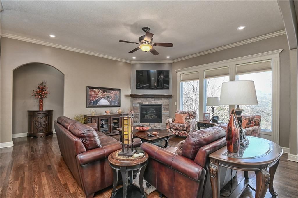 215 S Canyon Drive — photo 4