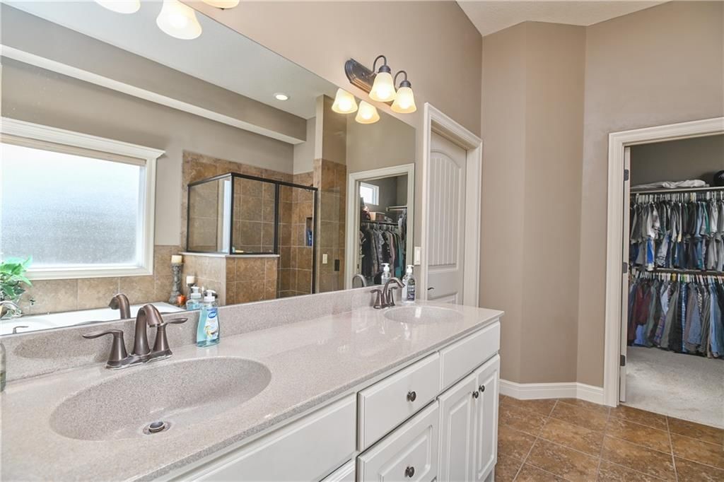 215 S Canyon Drive — photo 26