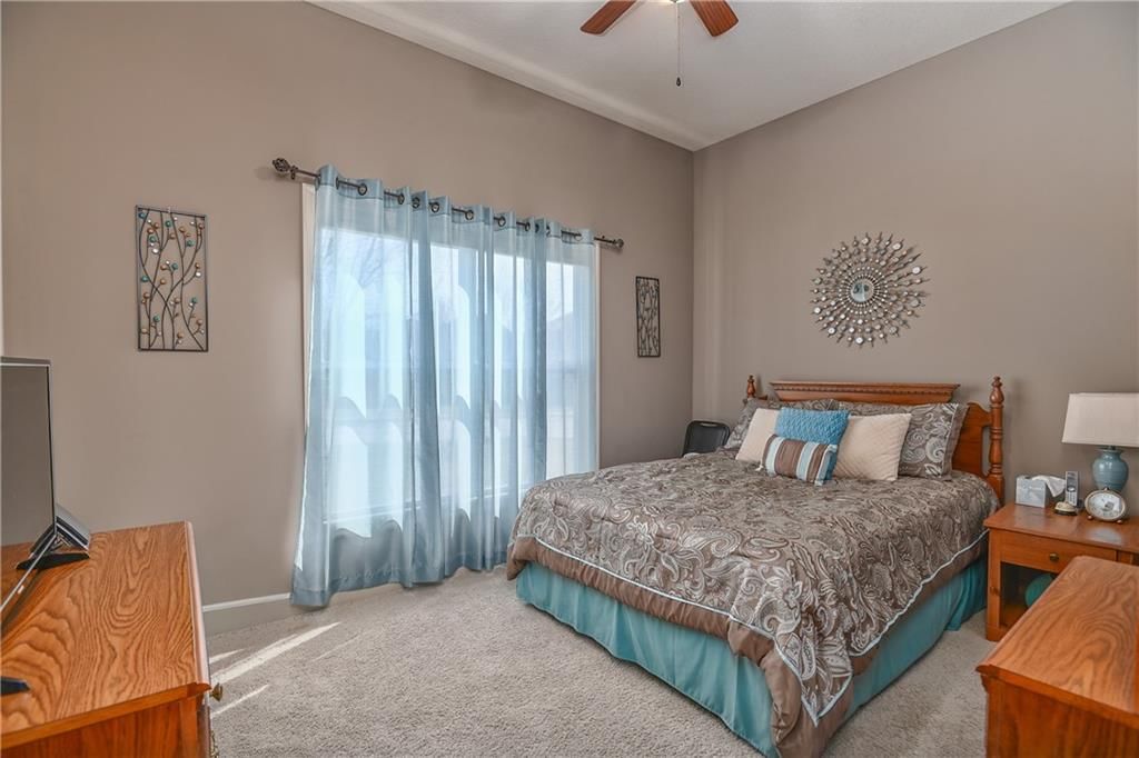 215 S Canyon Drive — photo 32