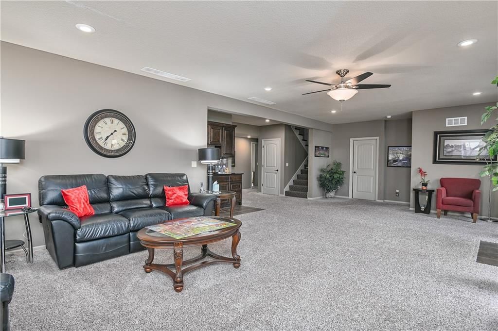 215 S Canyon Drive — photo 39