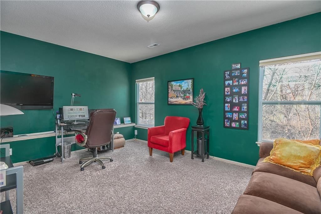 215 S Canyon Drive — photo 41