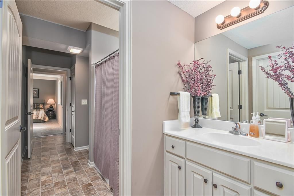 215 S Canyon Drive — photo 42