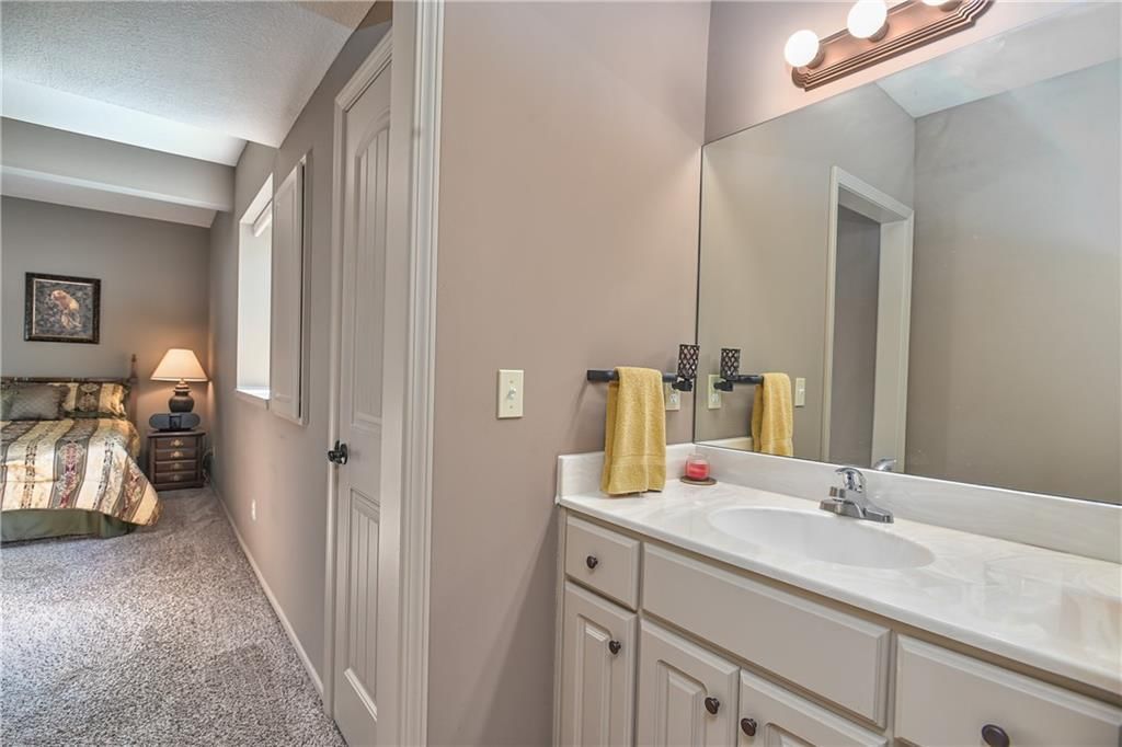 215 S Canyon Drive — photo 43