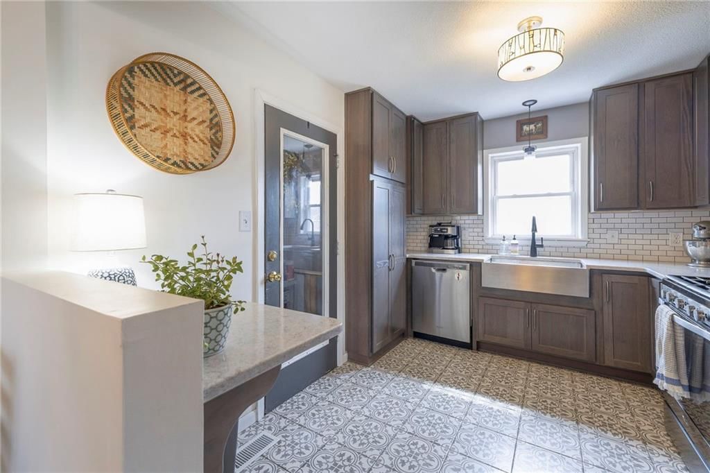 8601 W 69th Street — photo 14