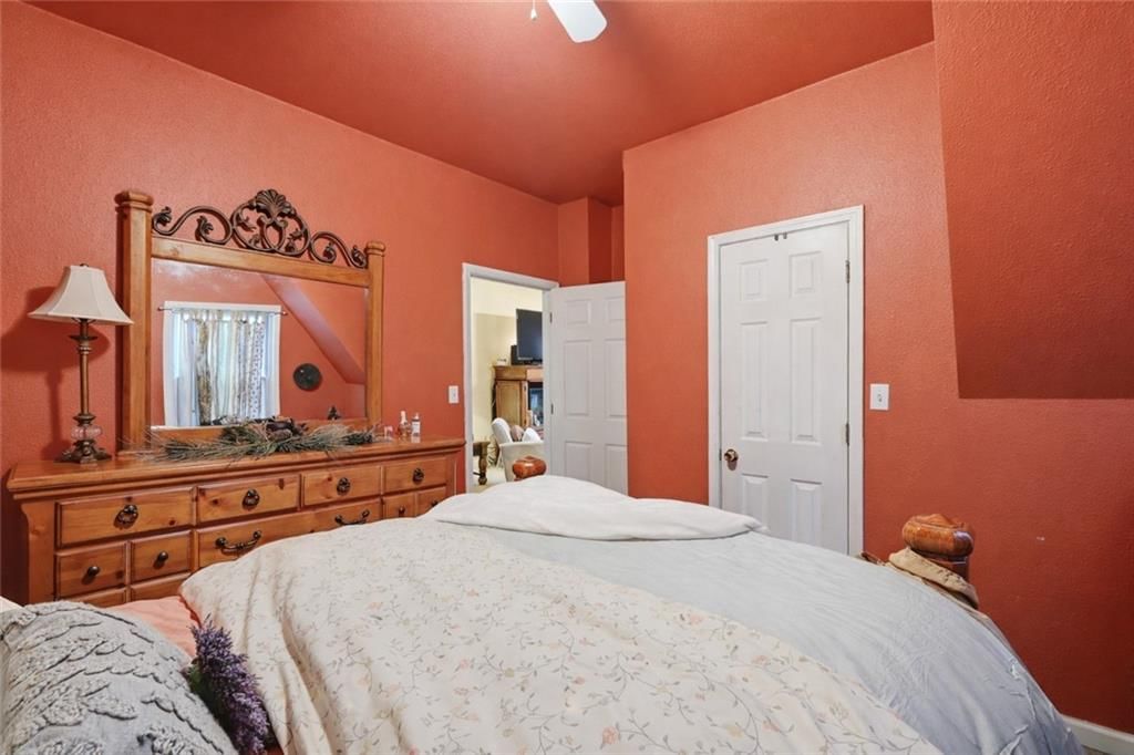 526 Kiowa Street — photo 12